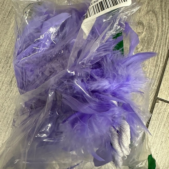 THARAHT Lavender Chandelle Turkey Feather Boa - Picture 2 of 2